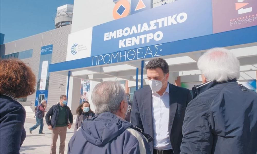 Κικίλιας: Επισκέφθηκε το mega εμβολιαστικό κέντρο στo Mαρόυσι